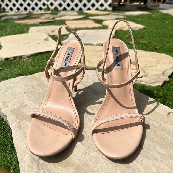 Steve Madden Gabriella Heels in Nude! Great condition, only worn 2-3 times. - Picture 4 of 4